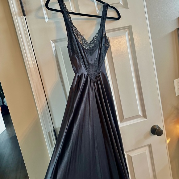 Vintage Black Lace Maxi Satin Like Slip Dress Size Small - Picture 6 of 14